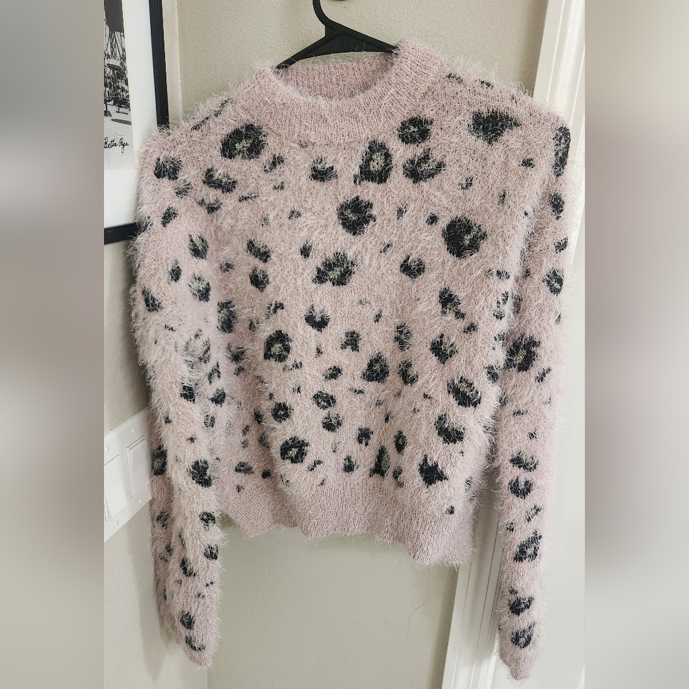 Candies size small pink fuzzy sweater leopard print lurex so cute 😍 💖